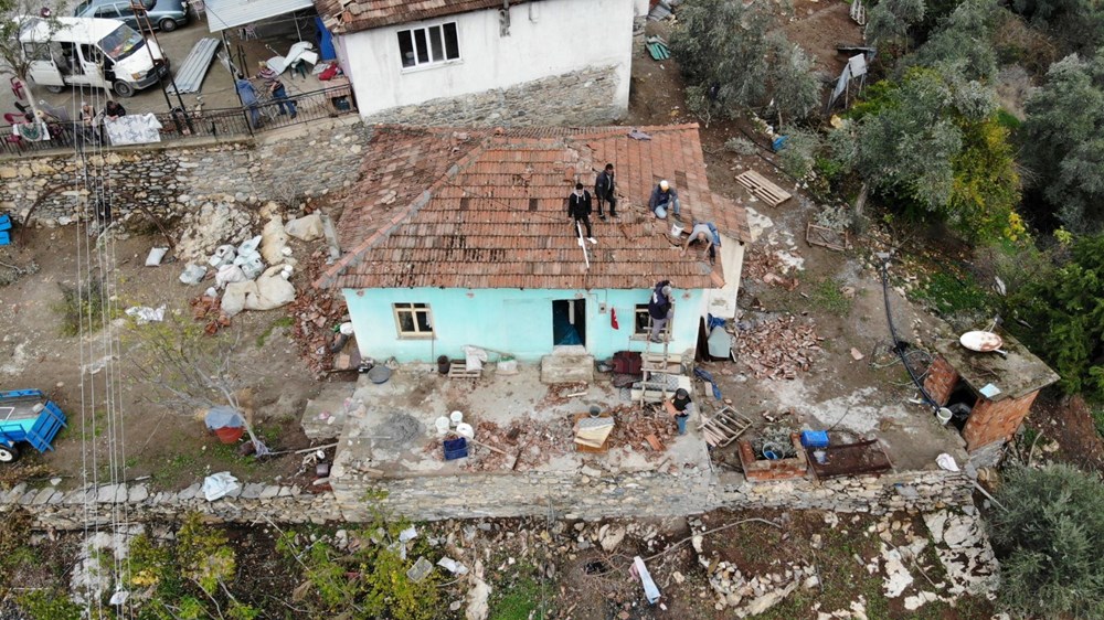 Aydın'da fırtına: Çatılar uçtu, ağaçlar söküldü - 3