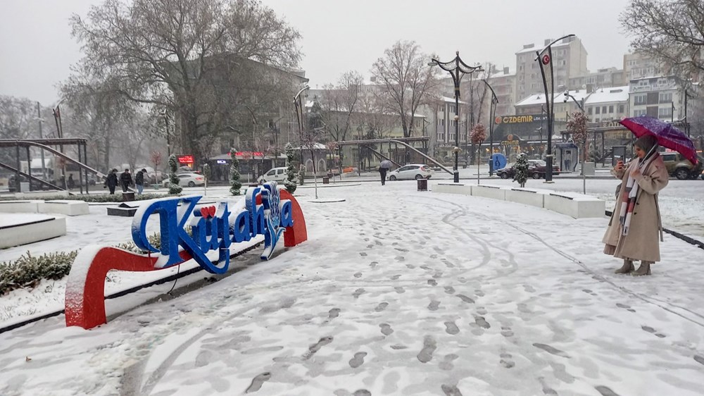 Ulaşıma kar engeli: Araçlar yolda kaldı, kazalar nedeniyle trafik durdu - 11