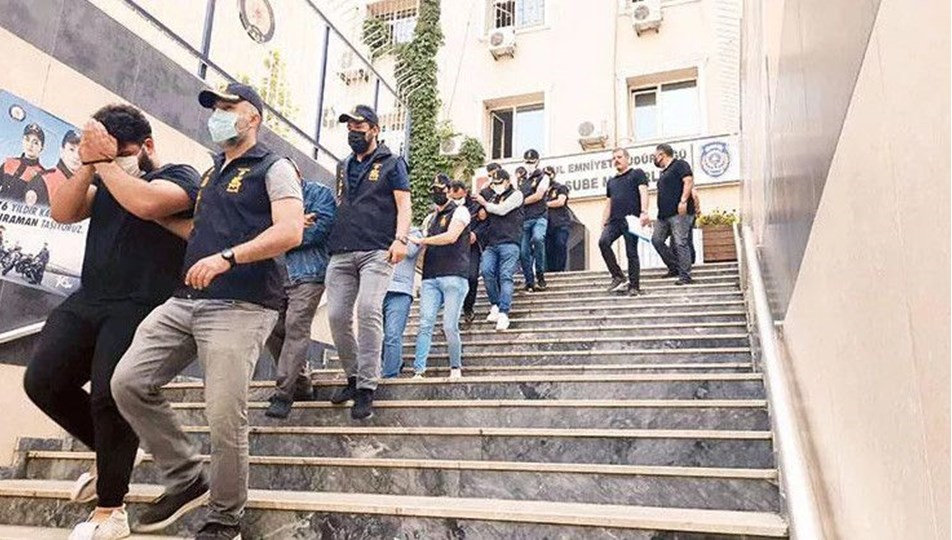 'Sazan sarmalı'yla 90 milyon liralık vurgun