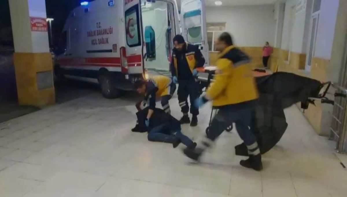Yaralıyı sedyeden düşürdüler: İnceleme başlatıldı Yaralıyı sedyeden düşürdüler: İnceleme başlatıldı