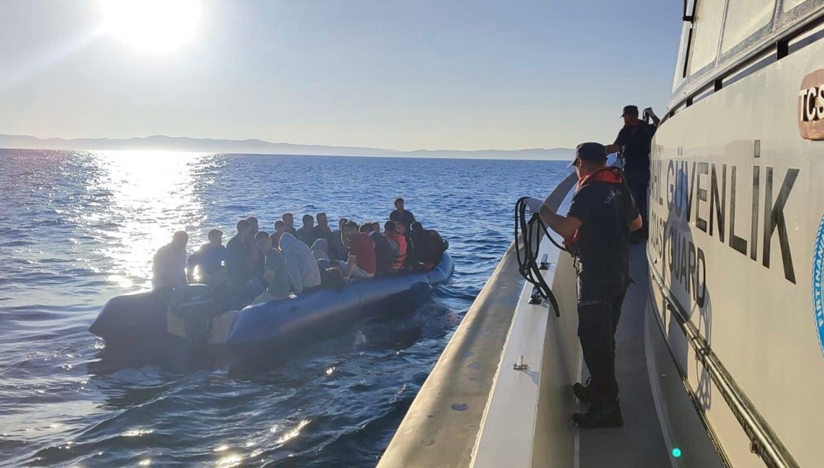 Ayvacık açıklarında 43 kaçak göçmen yakalandı