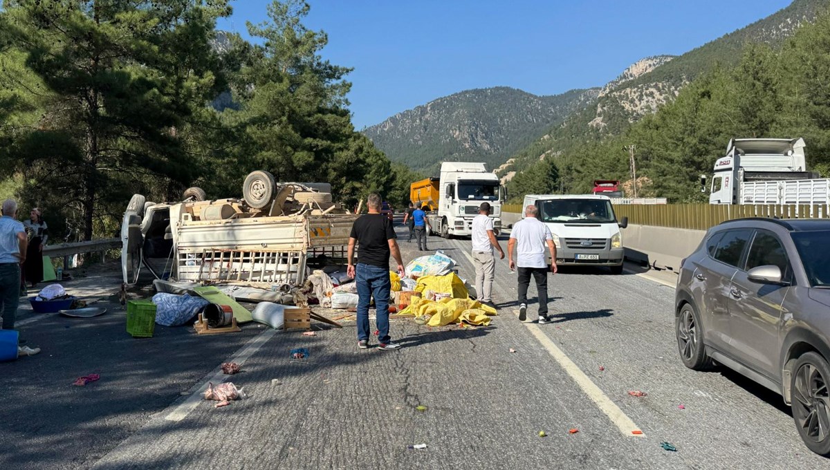 Kamyonet devrildi, aynı aileden 6 kişi yaralandı