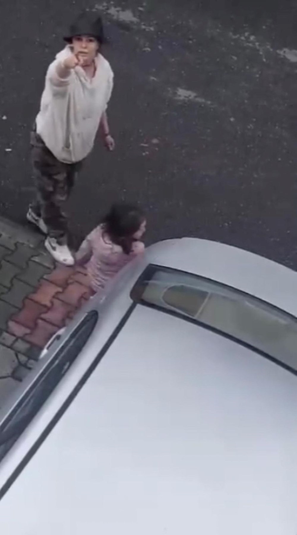 İstanbul'da komşu terörü: "Seni öldüreceğiz" diye tehdit edip dayak attılar 77 sWnl6Ci3n0KNAcgWkQKn0g