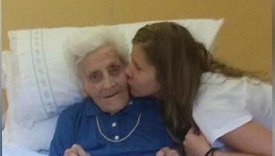 9 ayda 3 kez Covid-19'a yakalanan 101 yaşındaki kadın taburcu oldu