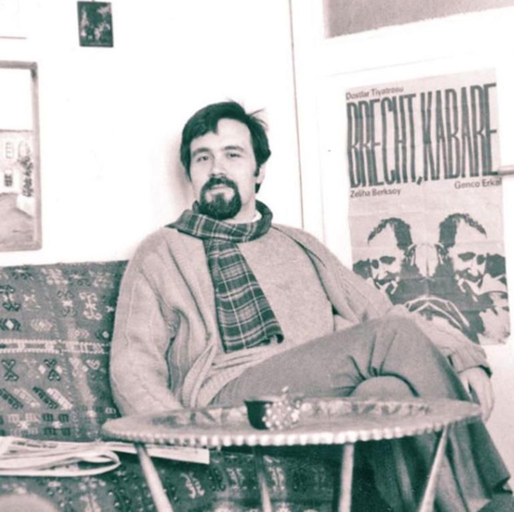 Su Burcu Yazgı Coşkun'dan nostaljik kare (Ünlülerin çocukluk ve gençlik halleri) - 453