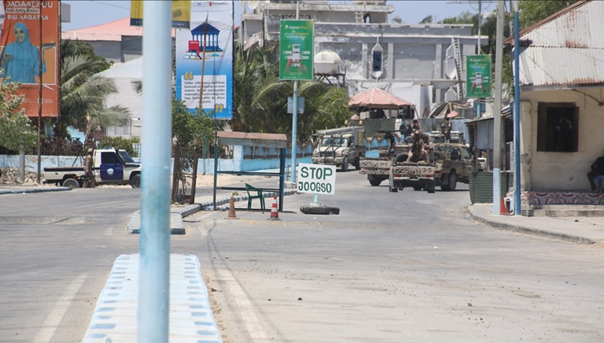 Somali'de otele silahlı baskın: En az 4 kişi öldü Somali'de otele silahlı baskın: En az 4 kişi öldü