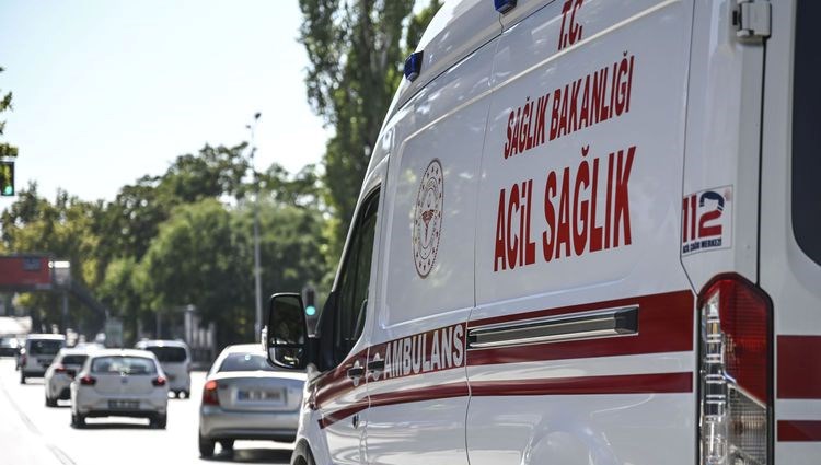 Boğulma tehlikesi geçiren bebek hastaneye kaldırıldı
