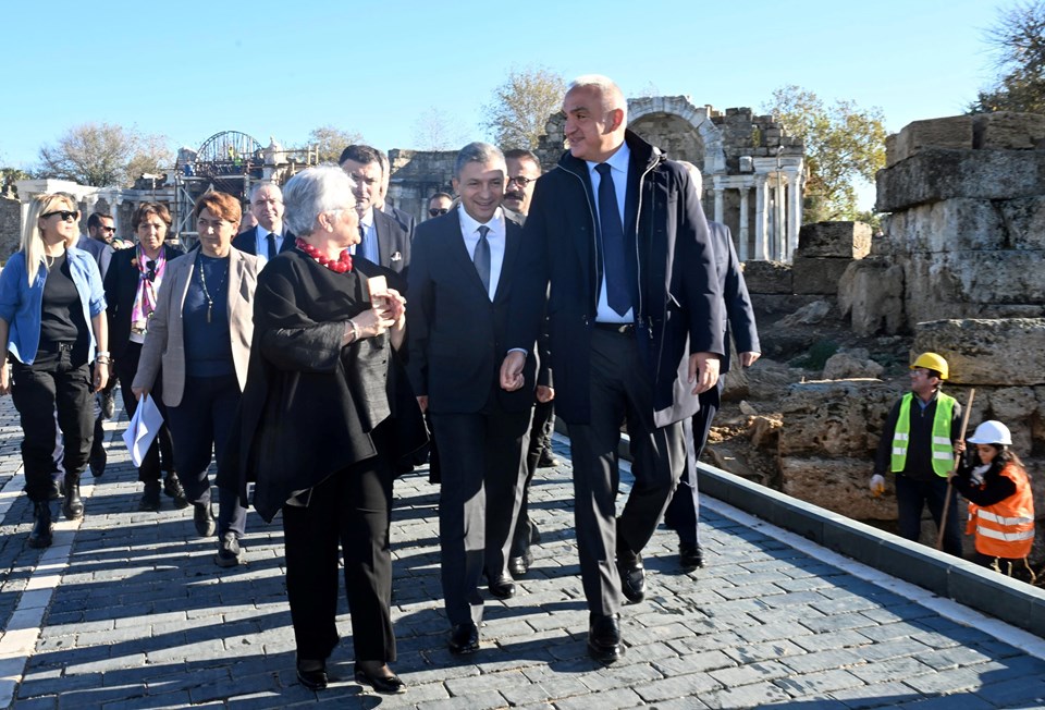 Bakan Ersoy: Türk arkeolojisinin gelişimini hızlandırarak uluslararası alanda etkisini de artırdık - 1