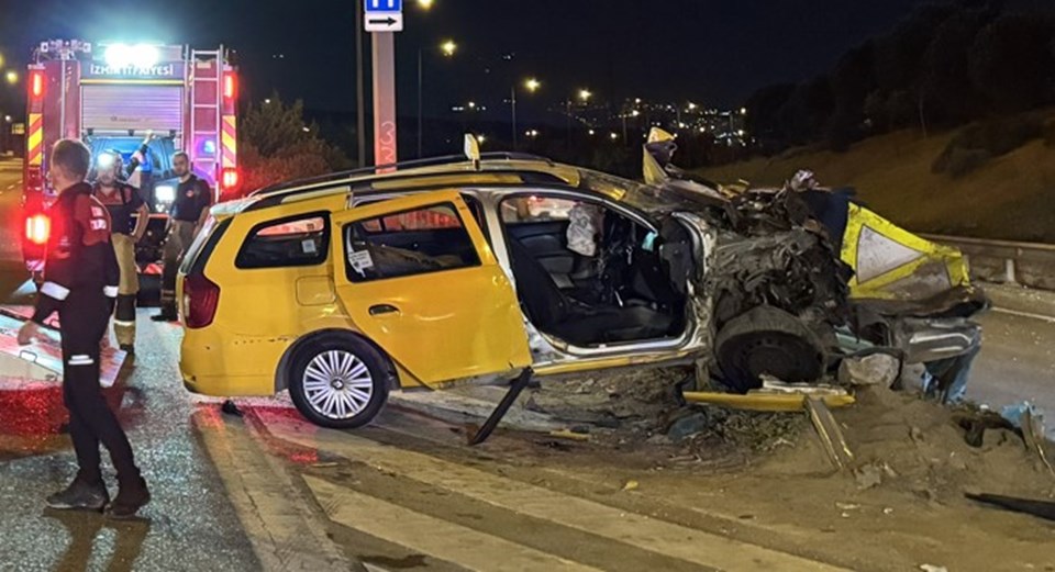 İzmir'de feci kaza | Taksi bariyere çarptı: 1 kişi öldü, 5 kişi yaralandı - 1