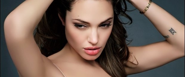 Angelina doktorları böldü