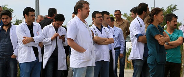 Asansör boşluğuna düşen doktor öldü