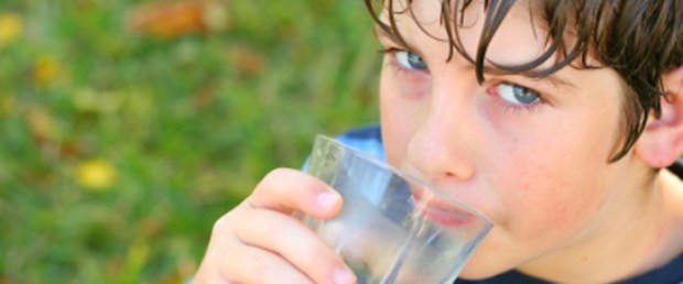 Kid_Drinking_Water