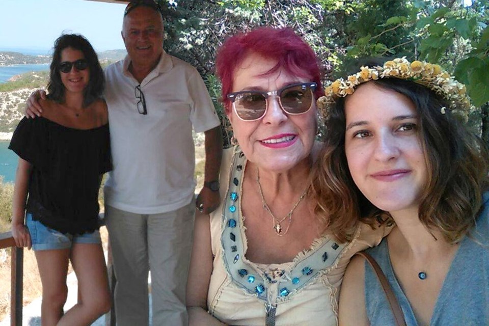 Ecem anne ve babasıyla...