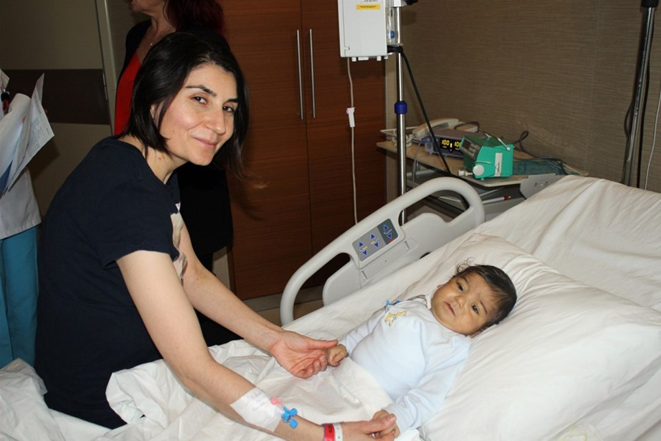 Anne Neslihan Uzar, "Yavrumu hayata bağladımı için çok mutluyum" dedi.