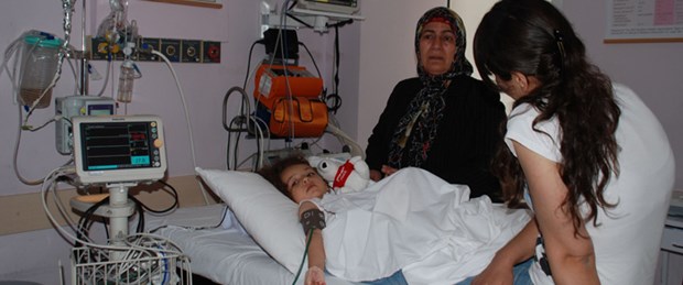 Kayısı çekirdeği zehirledi