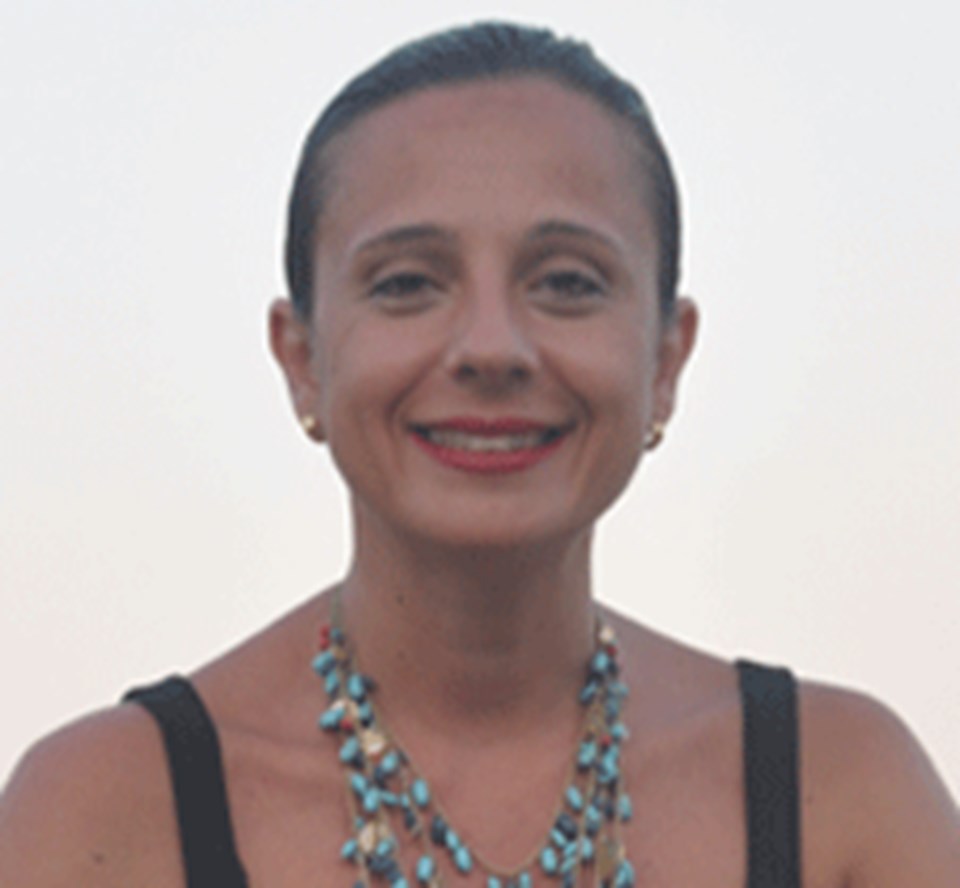 Blog Yazarı Esra Ürkmez Bayraklı