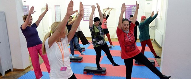 spor-ve-egzersiz-sagliga-ayrilan-butceyi-dusuruyor_7565_dhaphoto1.jpg