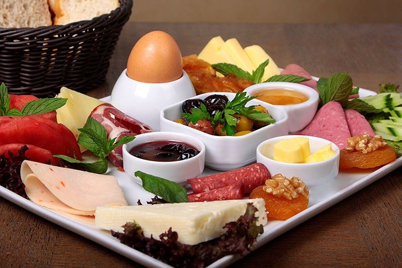 “GÜNE MUTLU EDECEK BİR KAHVALTI İLE BAŞLAYIN”