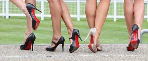 Topuklu ayakkabıda halluks valgus tehlikesi.jpg