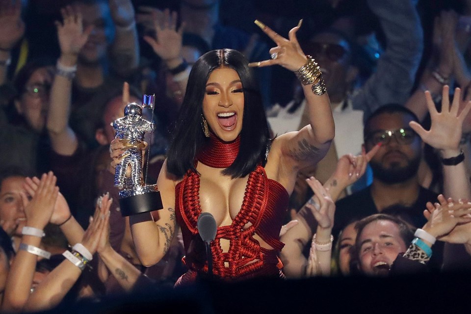 EN İYİ HİP-POP ŞARKISI