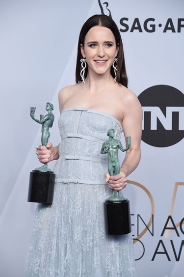 <strong>En İyi Kadın Oyuncu (Komedi):</strong> Rachel Brosnahan, “The Marvelous Mrs. Maisel”