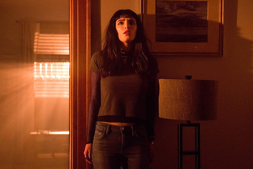 Bella Thorne, Bella Thorne kimdir, Bella Thorne filmleri, Bella Thorne fotoğrafları