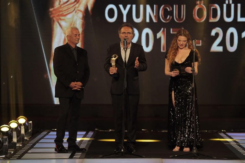KOMEDİ DALINDA YILIN EN BAŞARILI ERKEK OYUNCUSU