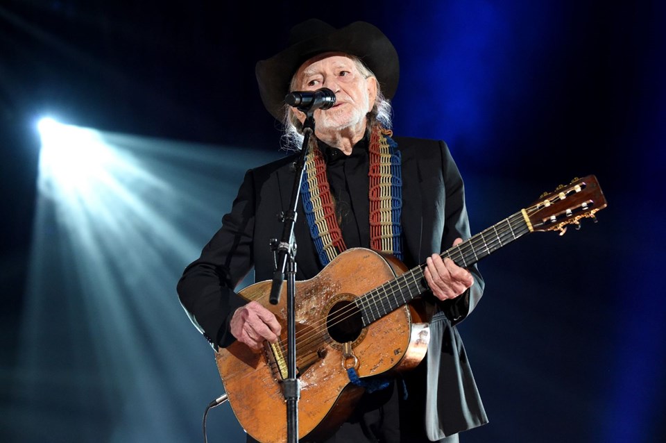 EN İYİ GELENEKSEL POP VOKAL ALBÜMÜ