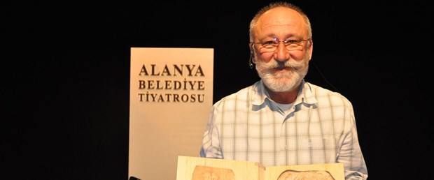 AW336444_04.jpg