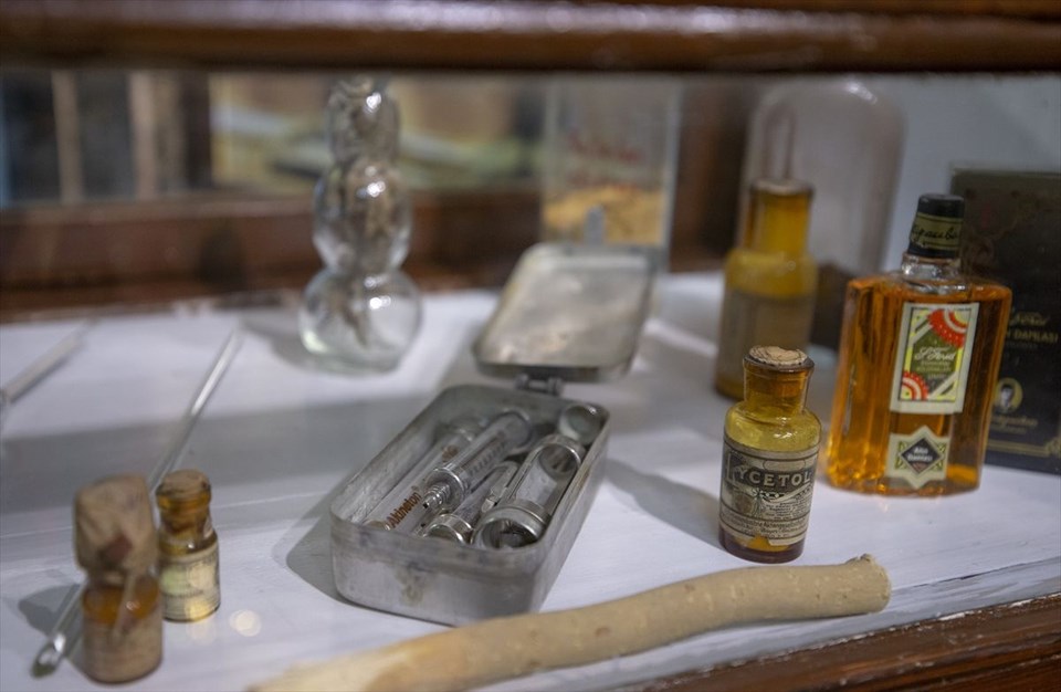 AtatÃ¼rk'Ã¼n Eczanesi, mÃ¼ze, Ankara EczacÄ± OdasÄ±, HÃ¼seyin HÃ¼snÃ¼ SarÄ±