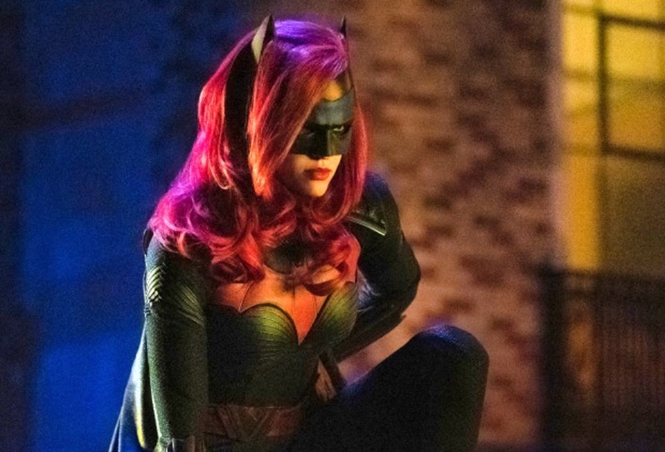 batwoman,xyk2g6DBC0eGsfcC8FTzMA.jpg?widt...8102353725