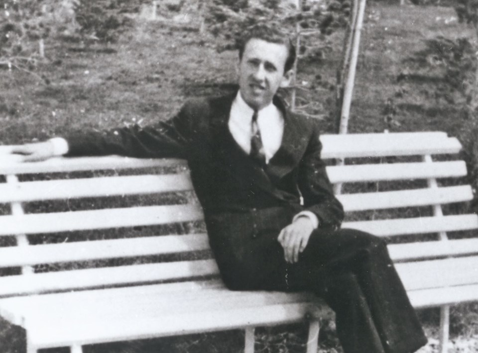 orhan veli ile ilgili görsel sonucu