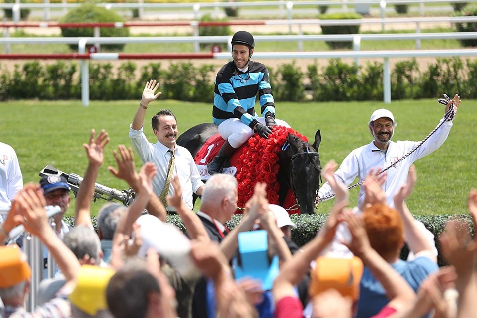 Efsane Yaris Ati Bold Pilot Ve Jokeyi Halis Karatas Ile Buyuk Aski Begum Atman In Hikayesini Anlatan Bizim Icin Sampiyon Paylas Io Sosyal Yer Imleme Araci Haberlerin Ve Ilgincli Linklerin Paylasim Ortami Efsane Yaris Ati Bold Pilot Ve Jokeyi Halis Karatas Ile Buyuk Aski Begum Atman In Hikayesini Anlatan Bizim Icin Sampiyon Paylas Io Sosyal Yer Imleme Araci Haberlerin Ve Ilgincli Linklerin Paylasim Ortami