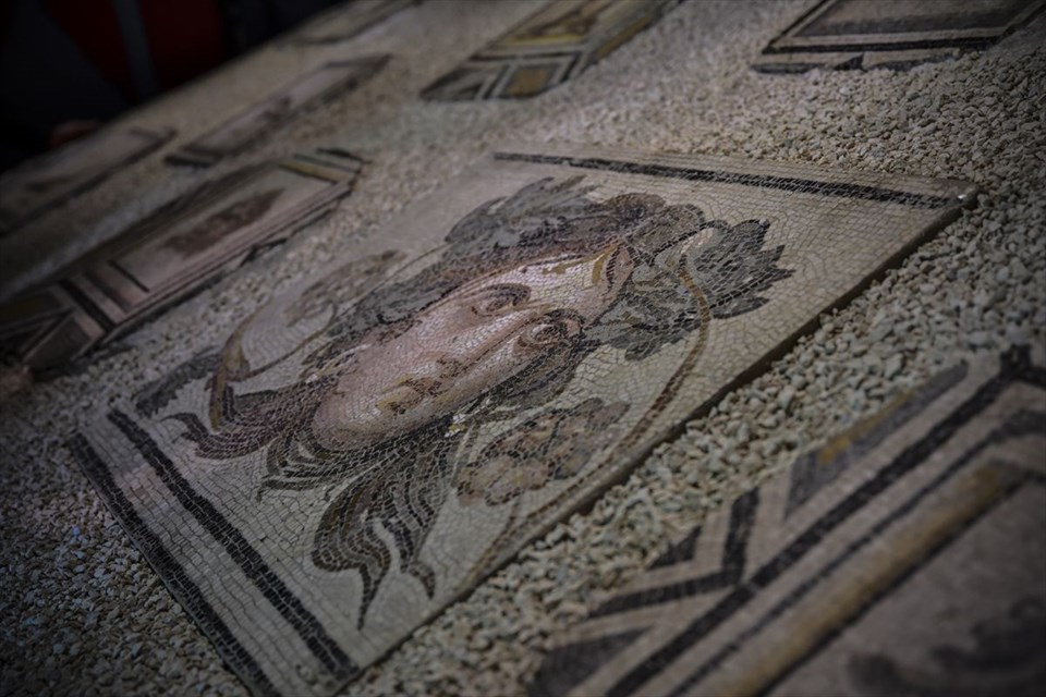 Çingene Kızı, Çingene Kızı mozaiği, Çingene Kızı mozaiği, Çingene Kızı'nın kayıp parçaları