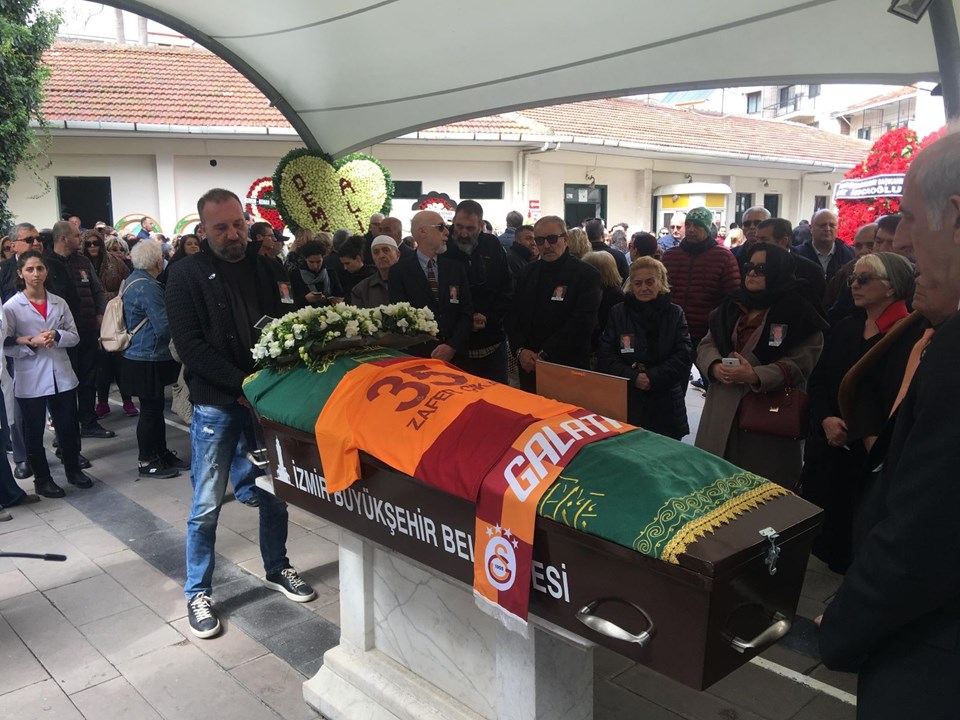 Demet Akbağ'ın acı günü Demet Akbağ'ın acı günü