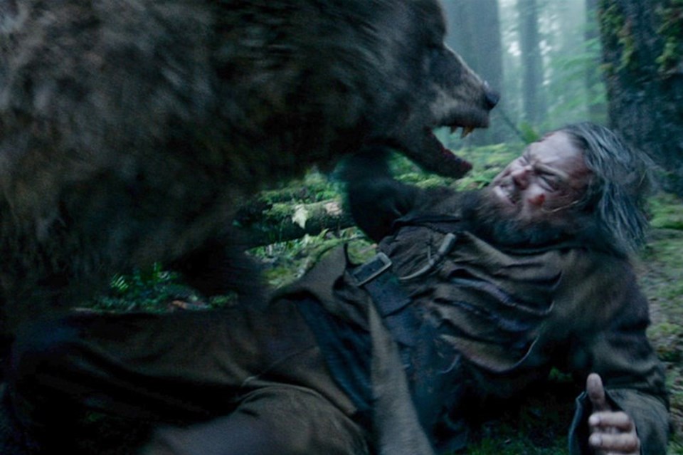 DiCaprio'ya Oscar kazandıran The Revenant filminde ayı ile dövüştüğü sahne...