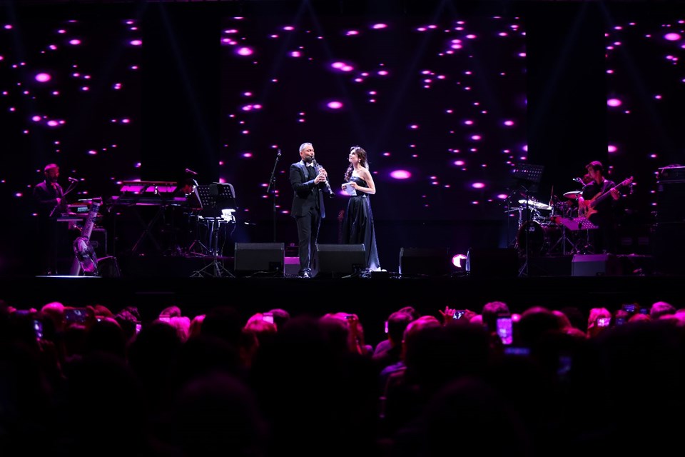 Emma Shapplin, Husnu Şenlendirici, Volkswagen Arena