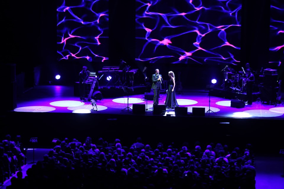 Emma Shapplin, Husnu Şenlendirici, Volkswagen Arena