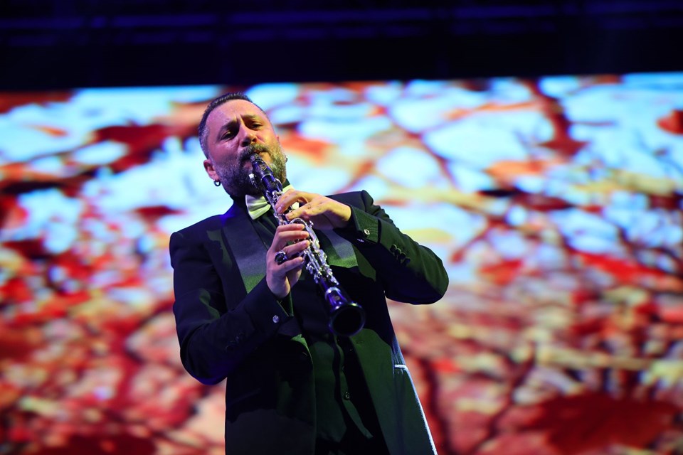 Emma Shapplin, Husnu Şenlendirici, Volkswagen Arena