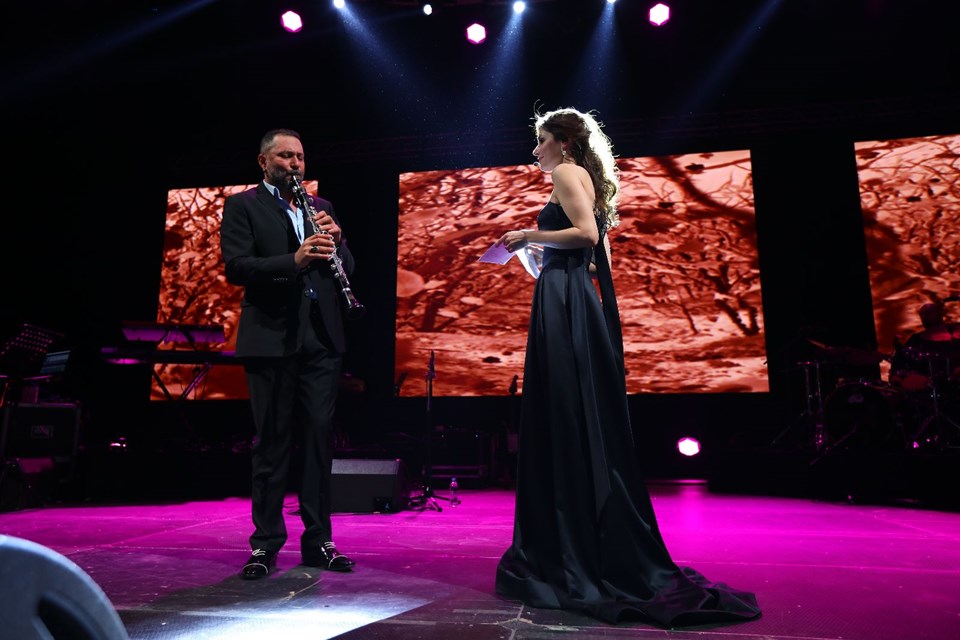 Emma Shapplin, Husnu Şenlendirici, Volkswagen Arena