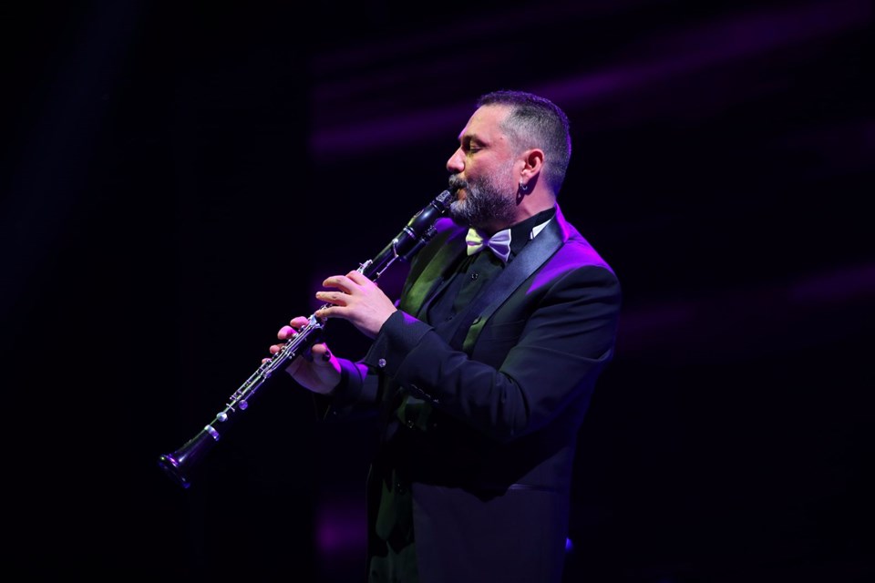Emma Shapplin, Husnu Şenlendirici, Volkswagen Arena