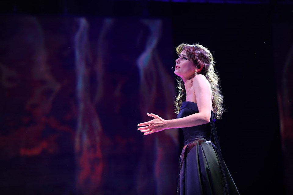Emma Shapplin, Husnu Şenlendirici, Volkswagen Arena