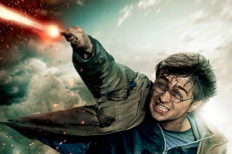 2001 ve 2011 yıllarında vizyona giren 8 Harry Potter filmi 7.7 milyar dolar gişe hasılatı yapmıştı.