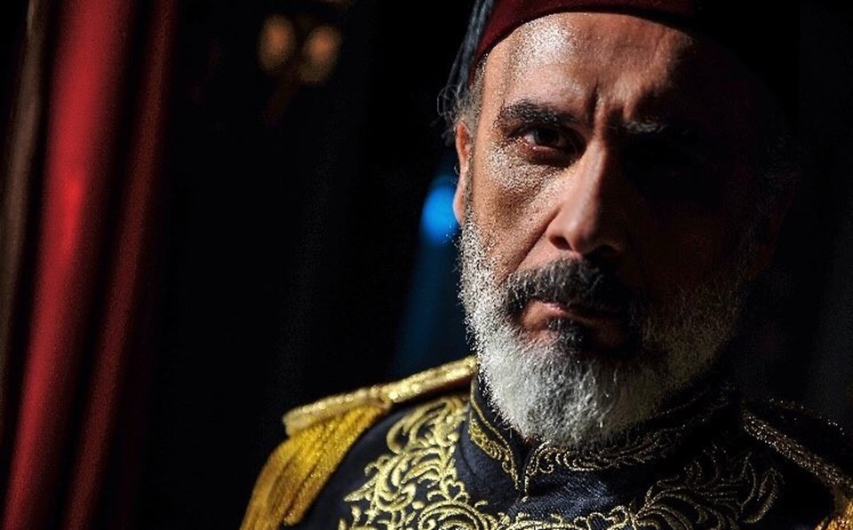  Alper Atak Payitaht Abdülhamid dizisinde Holo Paşa'yı canlandırıyor.