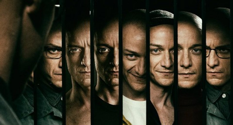 M. Night Shyamalan imzalı filmde James McAvoy 23 farklı karakteri bünyesinde barındıran Kevin rolünde. Gerilim dozu yüksek filmin sonunda bir de süpriz var.