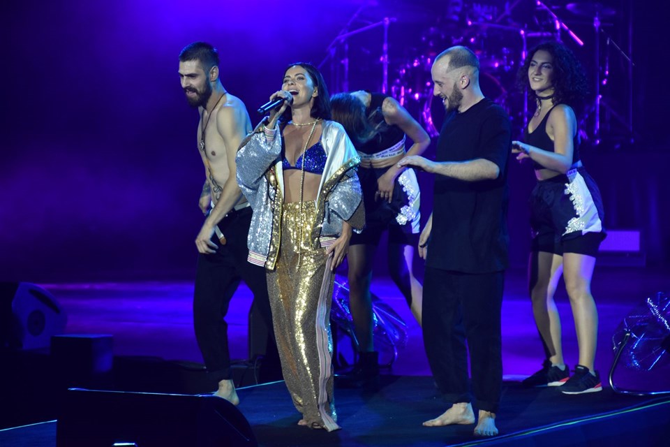 AJDA PEKKAN’IN ŞARKISI İLE HARBİYE SAHNESİNDE