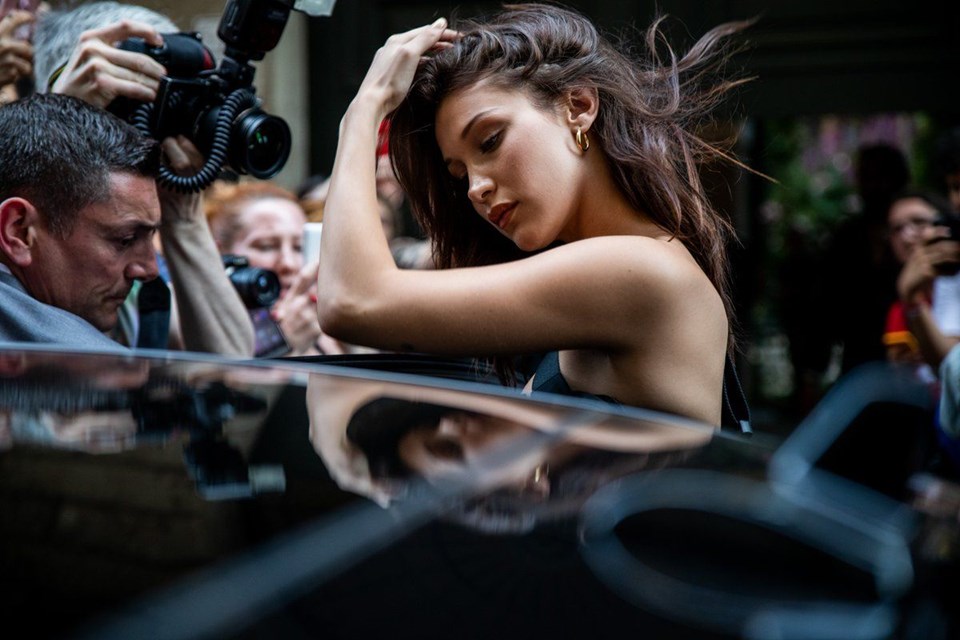 21 YAŞINDAKİ BELLA HADİD'İN 72'LİK İDOLÜ