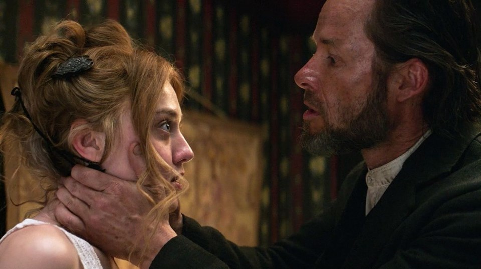 Martin Koolhoven imzalı western – gerilim türündeki filmde Guy Pearce, Dakota Fanning, Kit Harington, Carice van Houten, Emilia Jones gibi isimler rol alıyor.