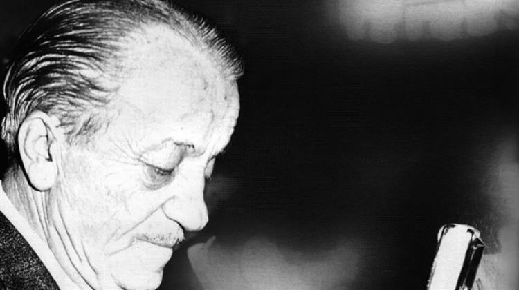 YAHYA KEMAL'DEN DERS ALDI