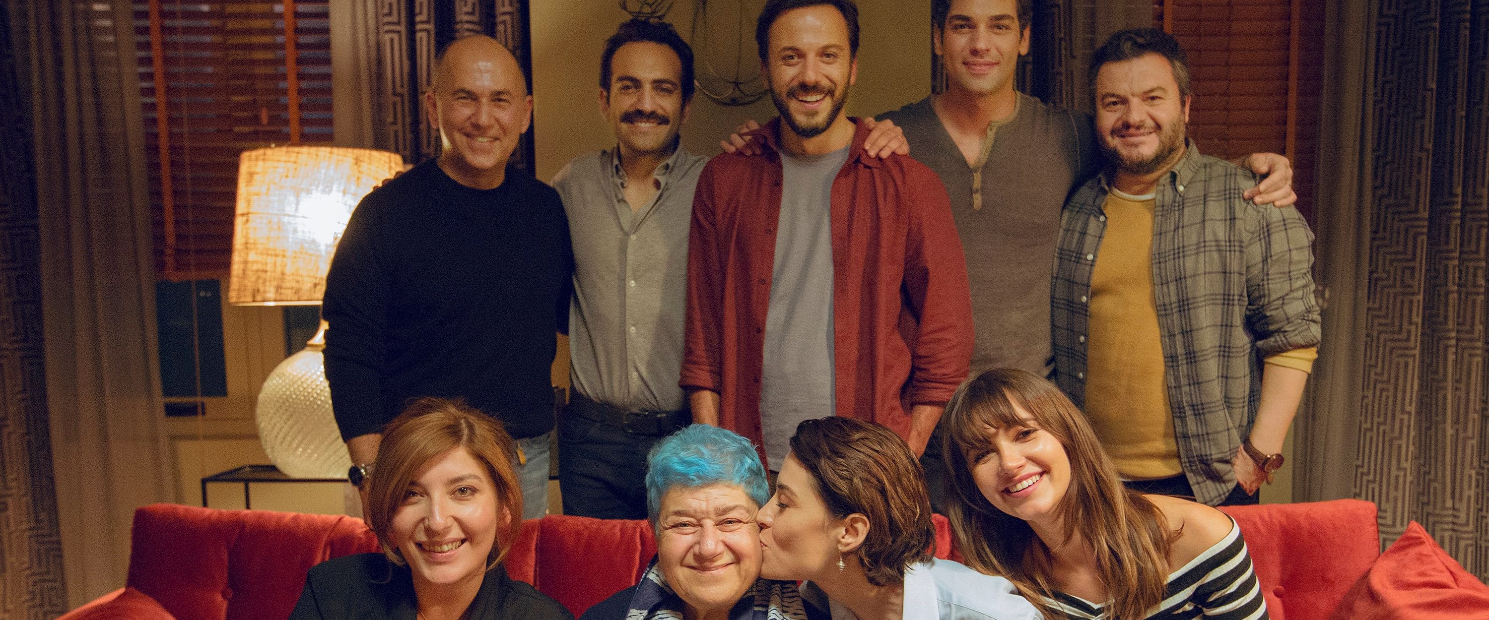 Serra Yılmaz ilk kez yönetmen koltuğunda (Cebimdeki ...